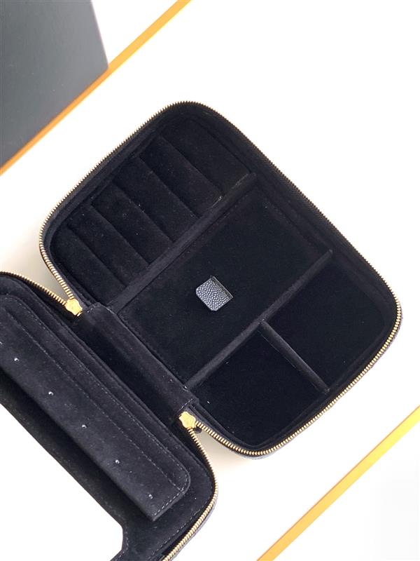 2026131222218402 800